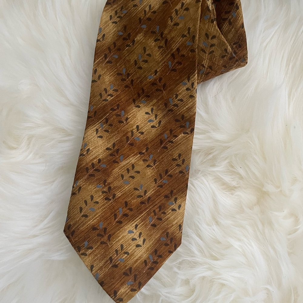 Ermenegildo Zegna Brown Silk Tie with Geometric Floral Design